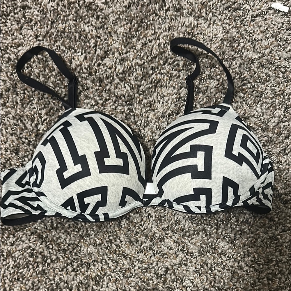 PINK Victoria's Secret Black and White Geometric Bra